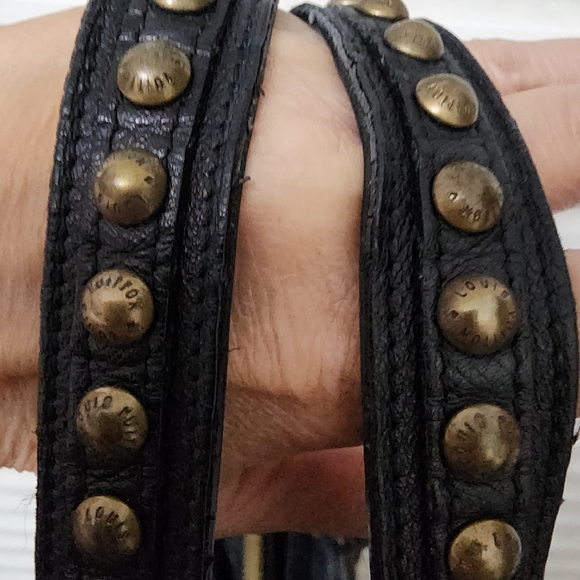 LOUIS VUITTON Limited Edition Black Lambskin Leather Riveting Bag - Picture 15 of 16